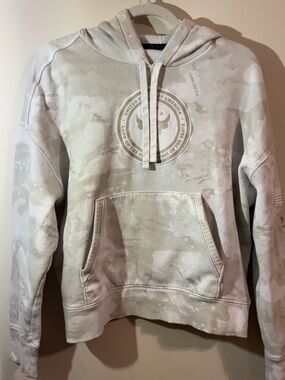 Under Armour Women's UA Project Rock Vet Day Flag Hoodie Medium sweatshirt camo